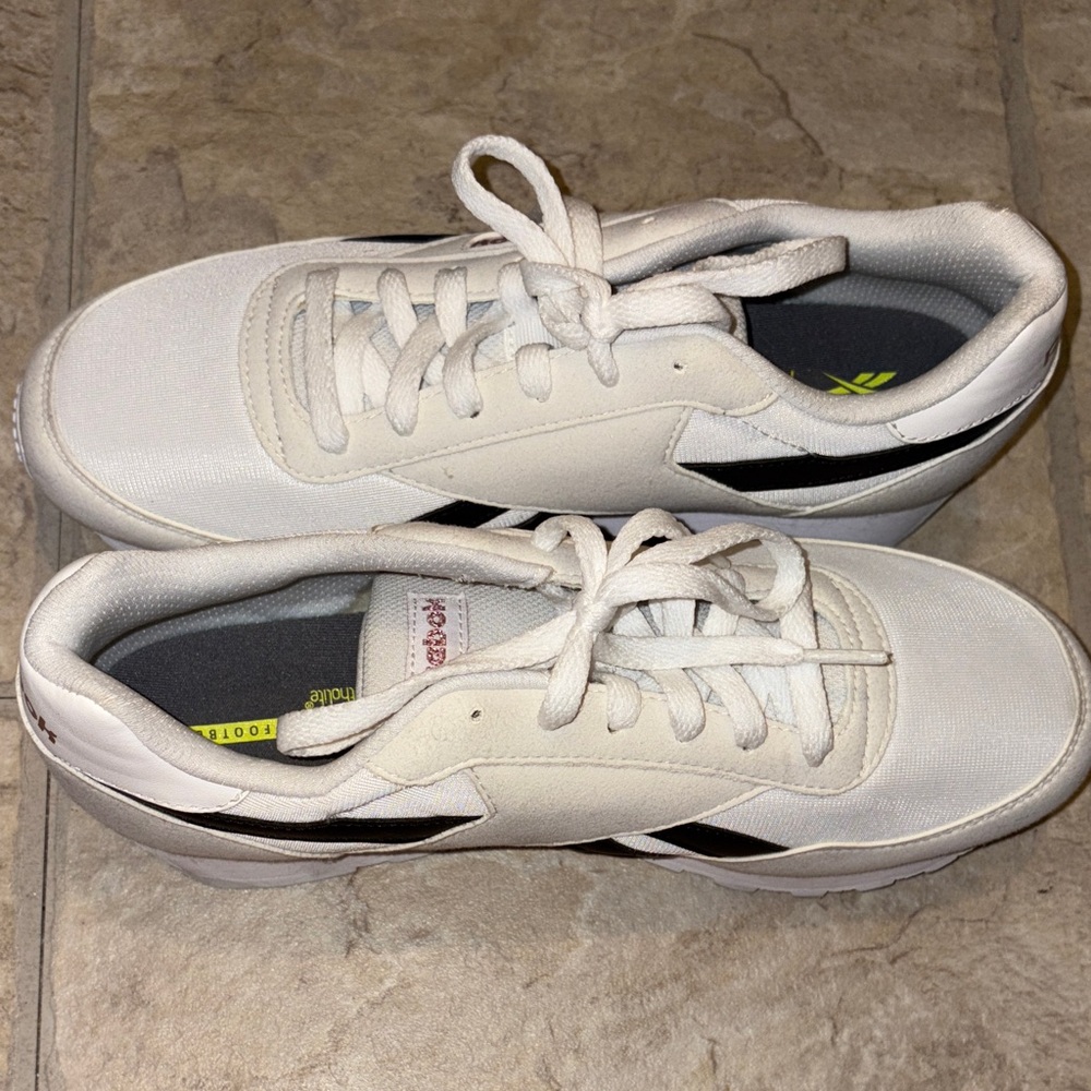 Reebok Women’s size 9 Rewind Run White and Black lace up sneakers